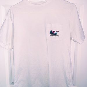 vineyard vine white t-shirt